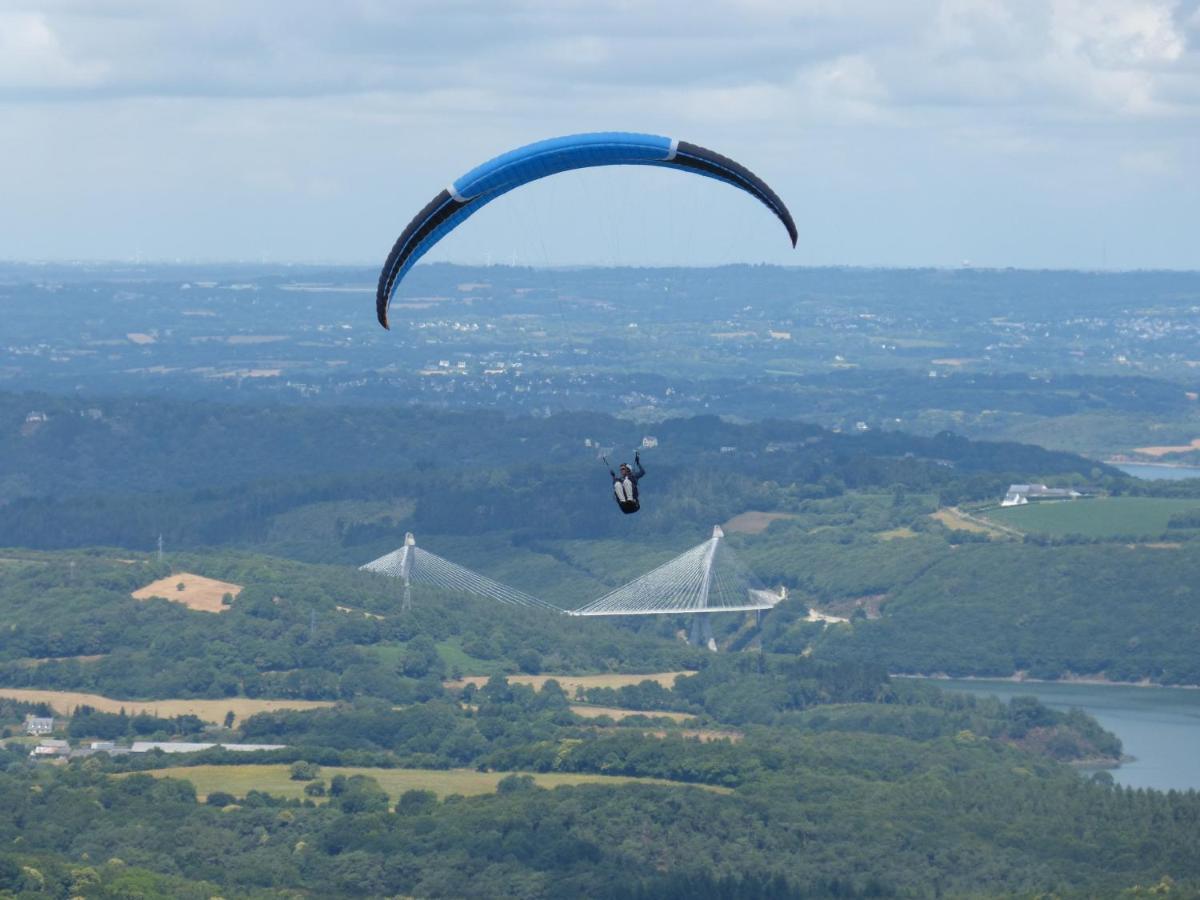 Gite De Caractere Lopérec Exterior foto