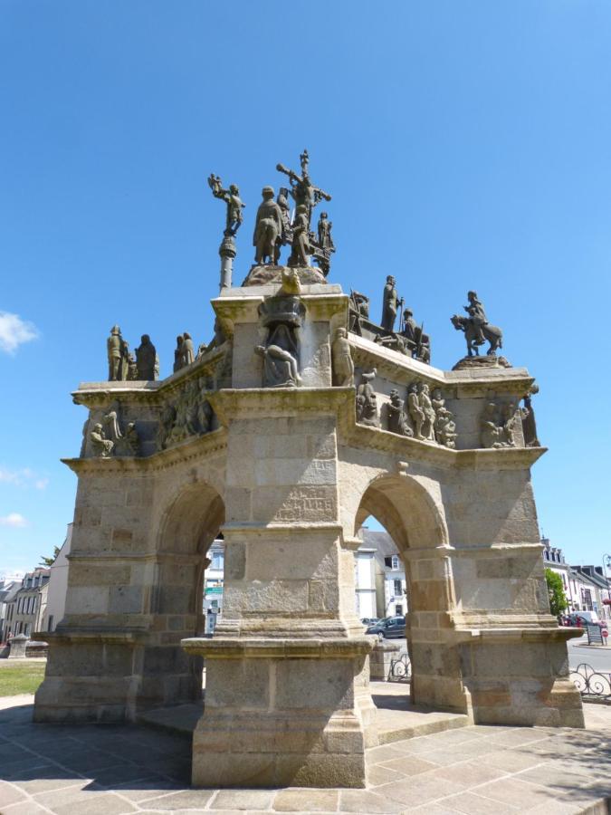 Gite De Caractere Lopérec Exterior foto